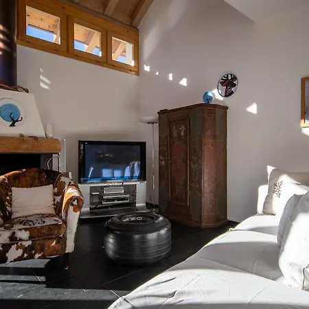 A Saint Moritz With Sauna Privata בקתה פונטרסינה