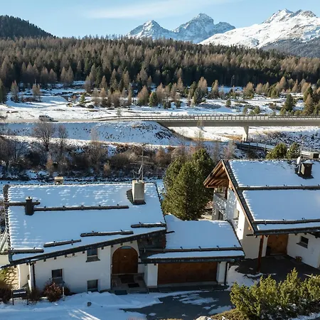 A Saint Moritz With Sauna Privata בקתה פונטרסינה